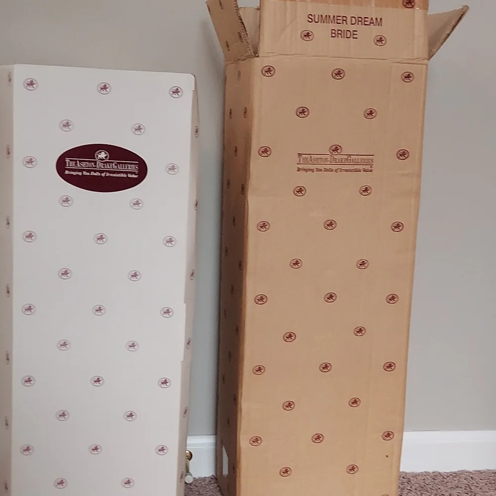 Ashton Drake wedding doll - Picture 4 of 4